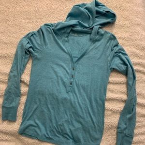 Hooded long sleeve shirt